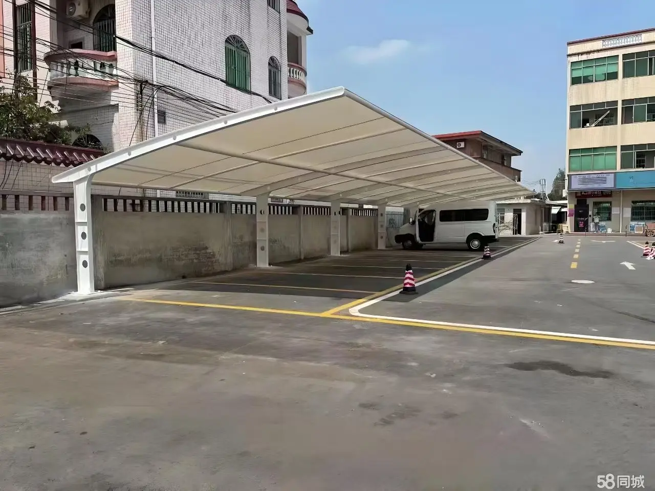 贵州水城膜结构工程科普：山地多雨强紫外环境，停车棚选材别只看低价